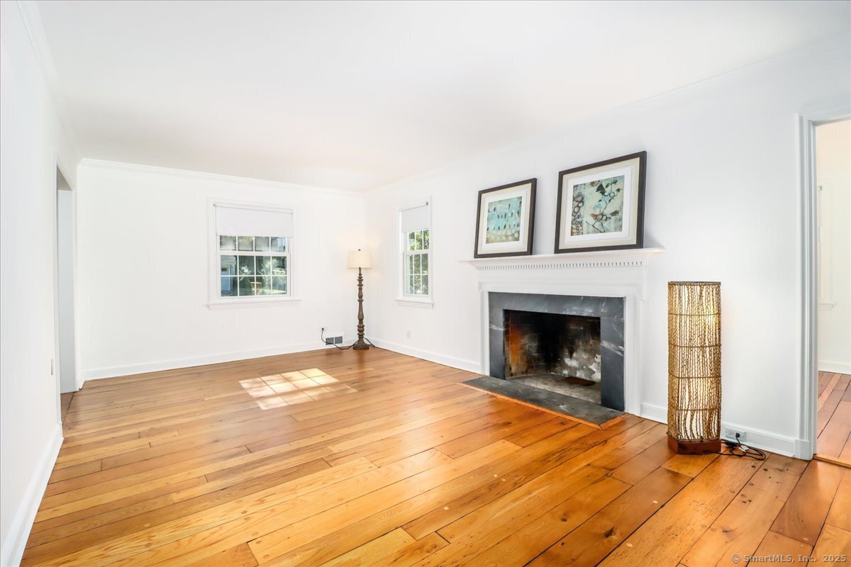 Stamford, Connecticut 06905, United States, 3 Bedrooms Bedrooms, ,2 BathroomsBathrooms,Residential,Coming Soon,228128