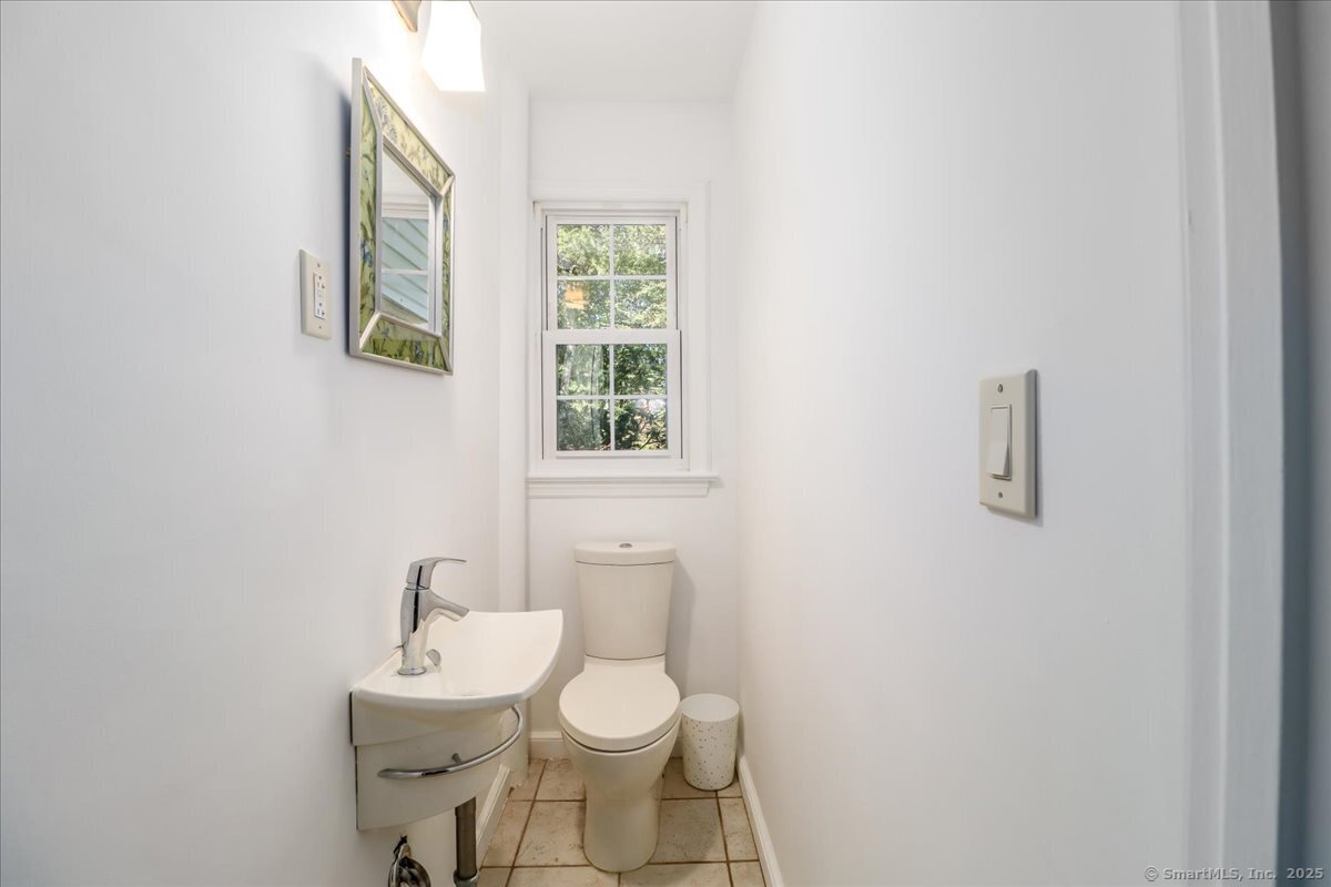 Stamford, Connecticut 06905, United States, 3 Bedrooms Bedrooms, ,2 BathroomsBathrooms,Residential,Coming Soon,228128