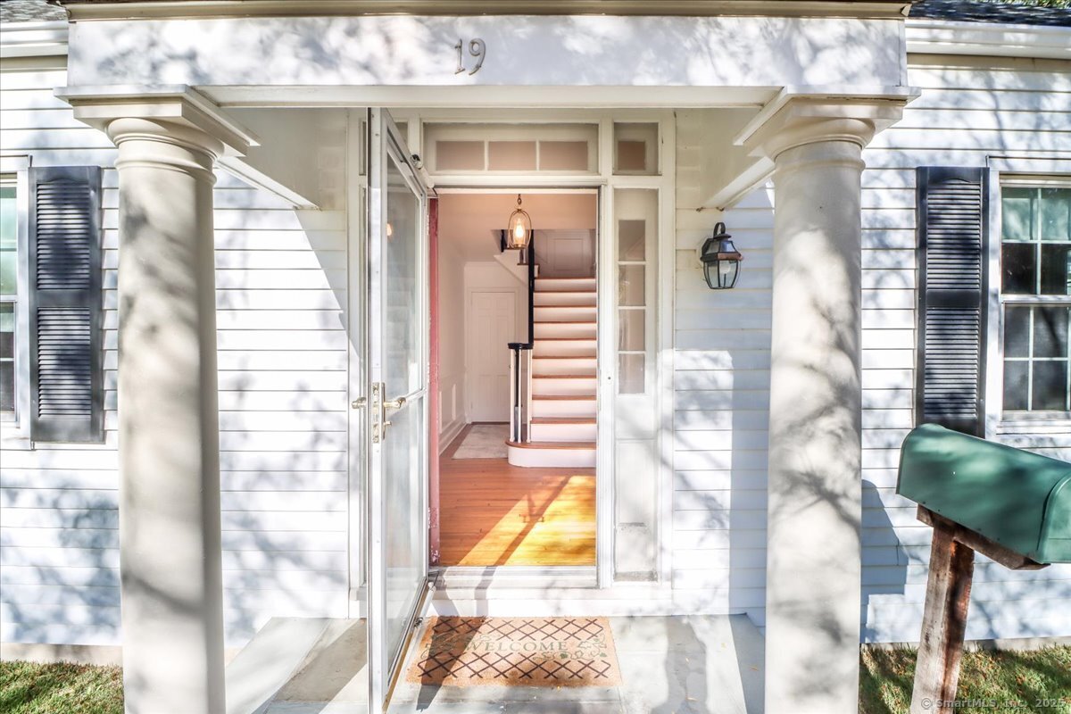 Stamford, Connecticut 06905, United States, 3 Bedrooms Bedrooms, ,2 BathroomsBathrooms,Residential,Coming Soon,228128