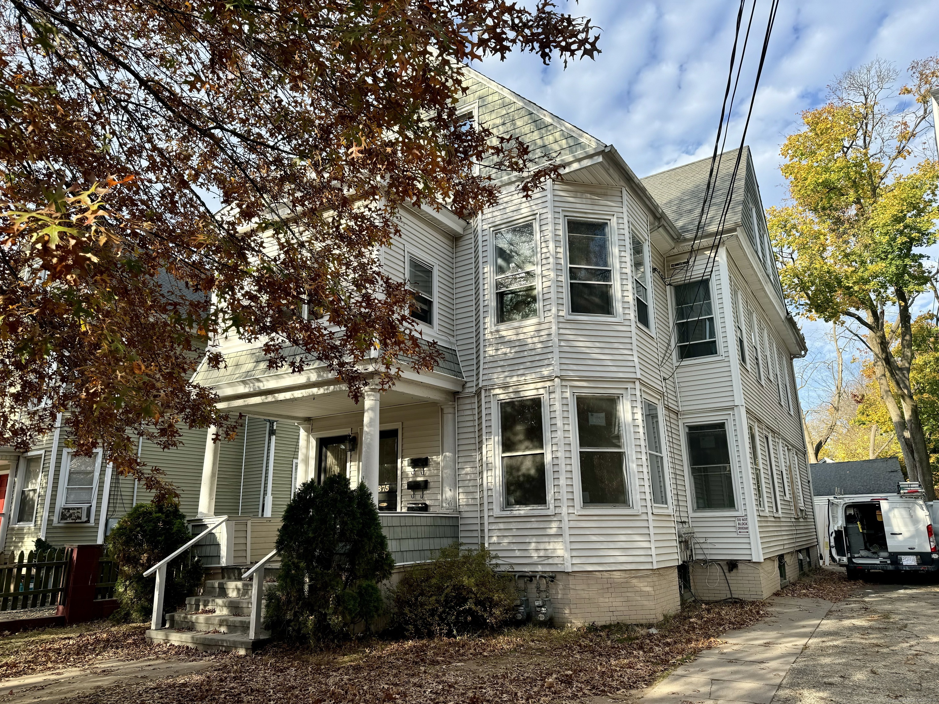 Elm Street 2, New Haven, Connecticut - 3 Bedrooms  
1 Bathrooms  
5 Rooms - 