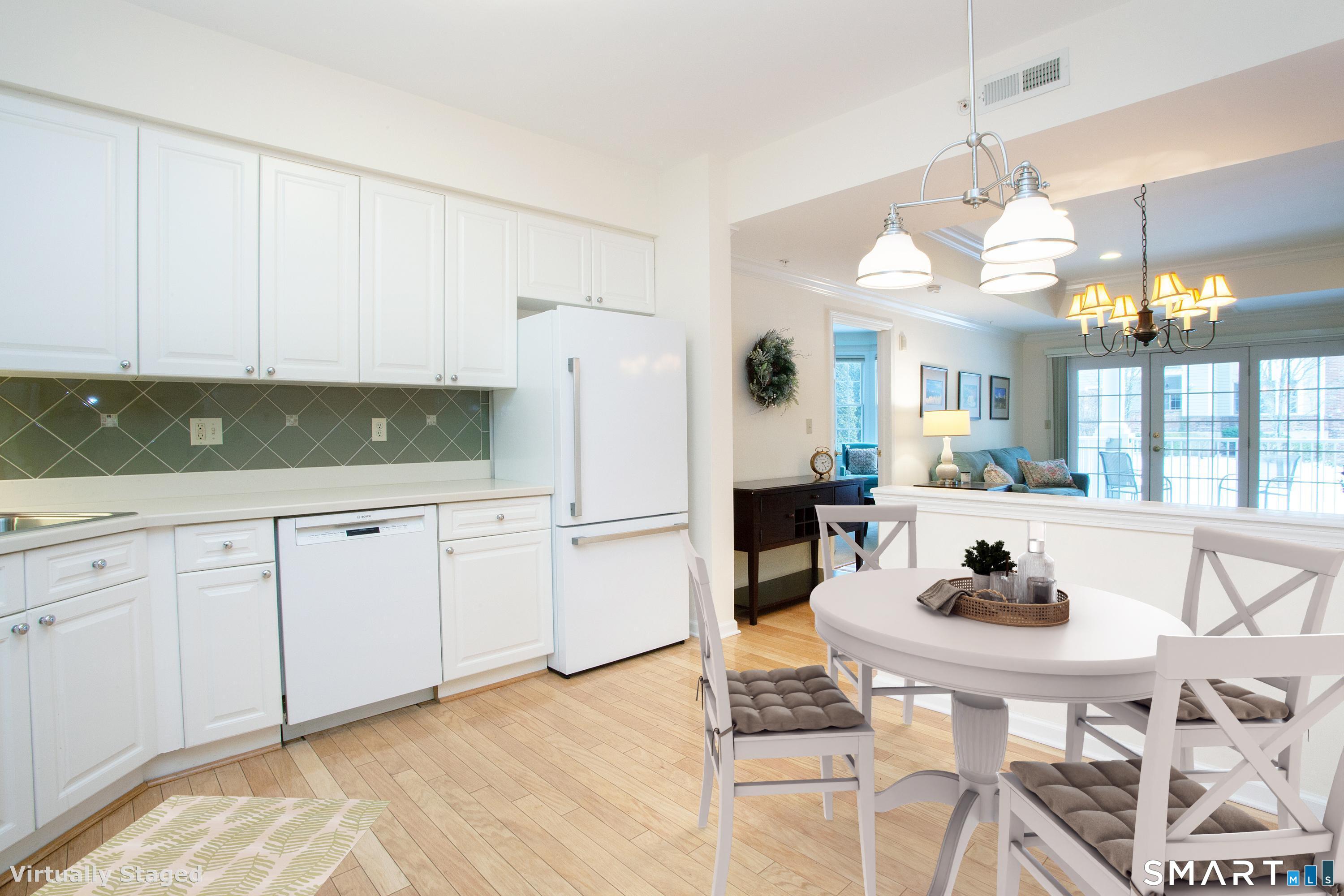 15 Cassandra Boulevard APT 204