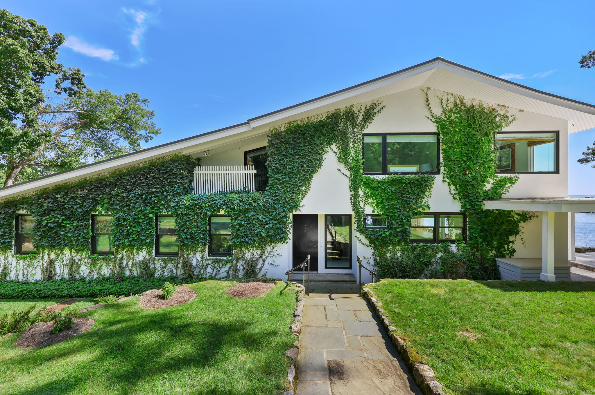 31 Bluff Avenue