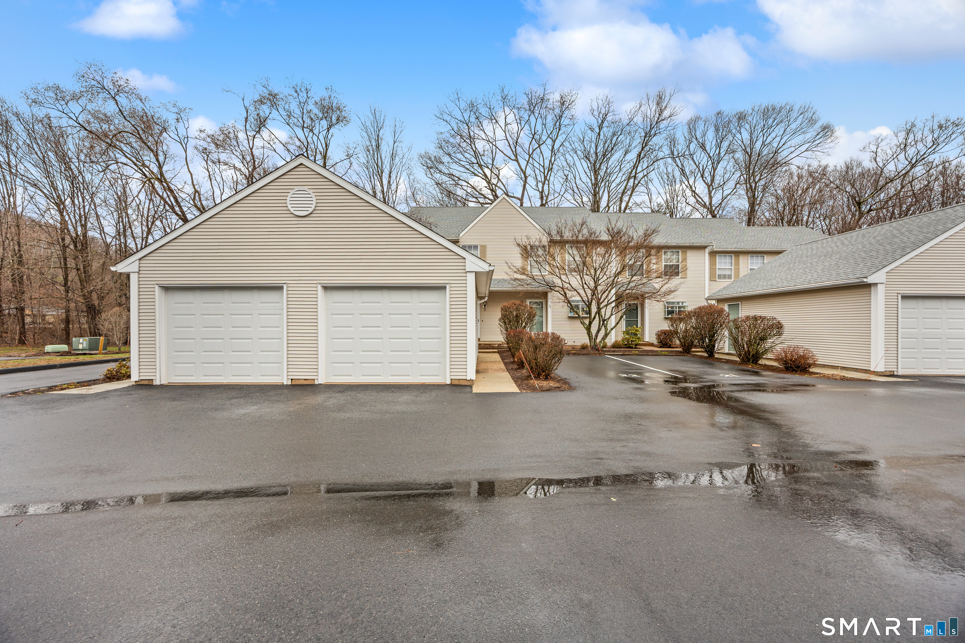 3409 Whitney Avenue 23