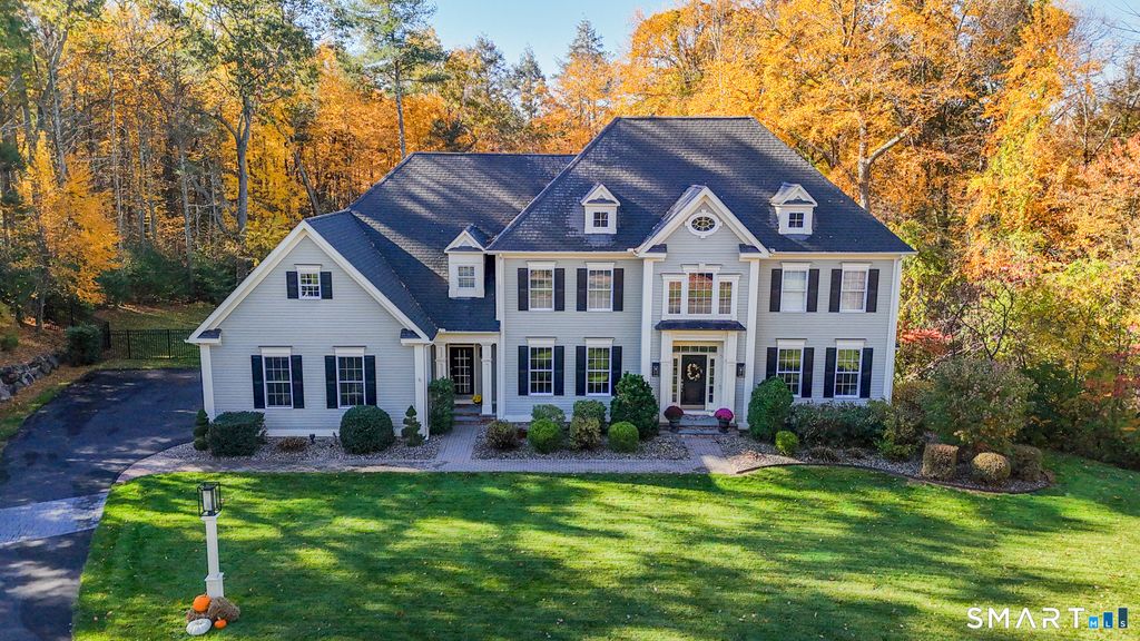 Photo of 26 Berkshire Crossing, Avon, CT 06001 (MLS # 24147082)