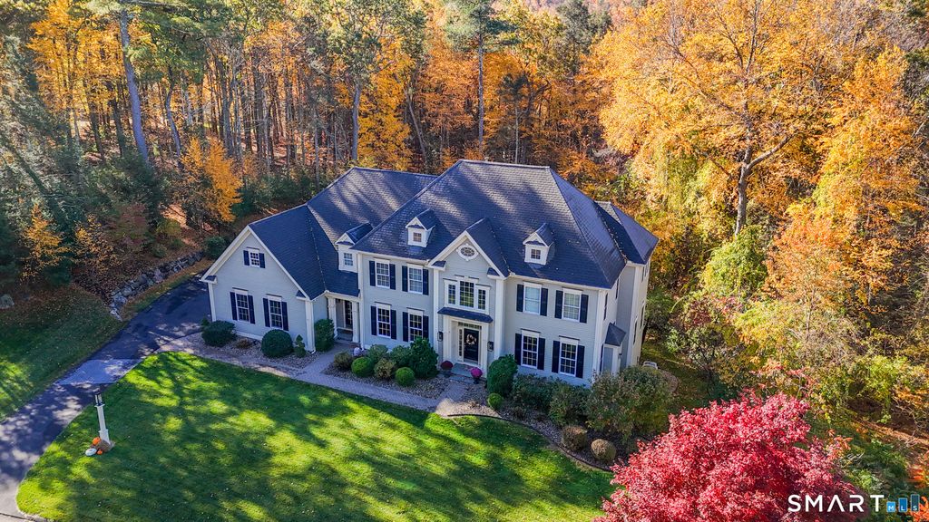 Photo of 26 Berkshire Crossing, Avon, CT 06001 (MLS # 24147082)