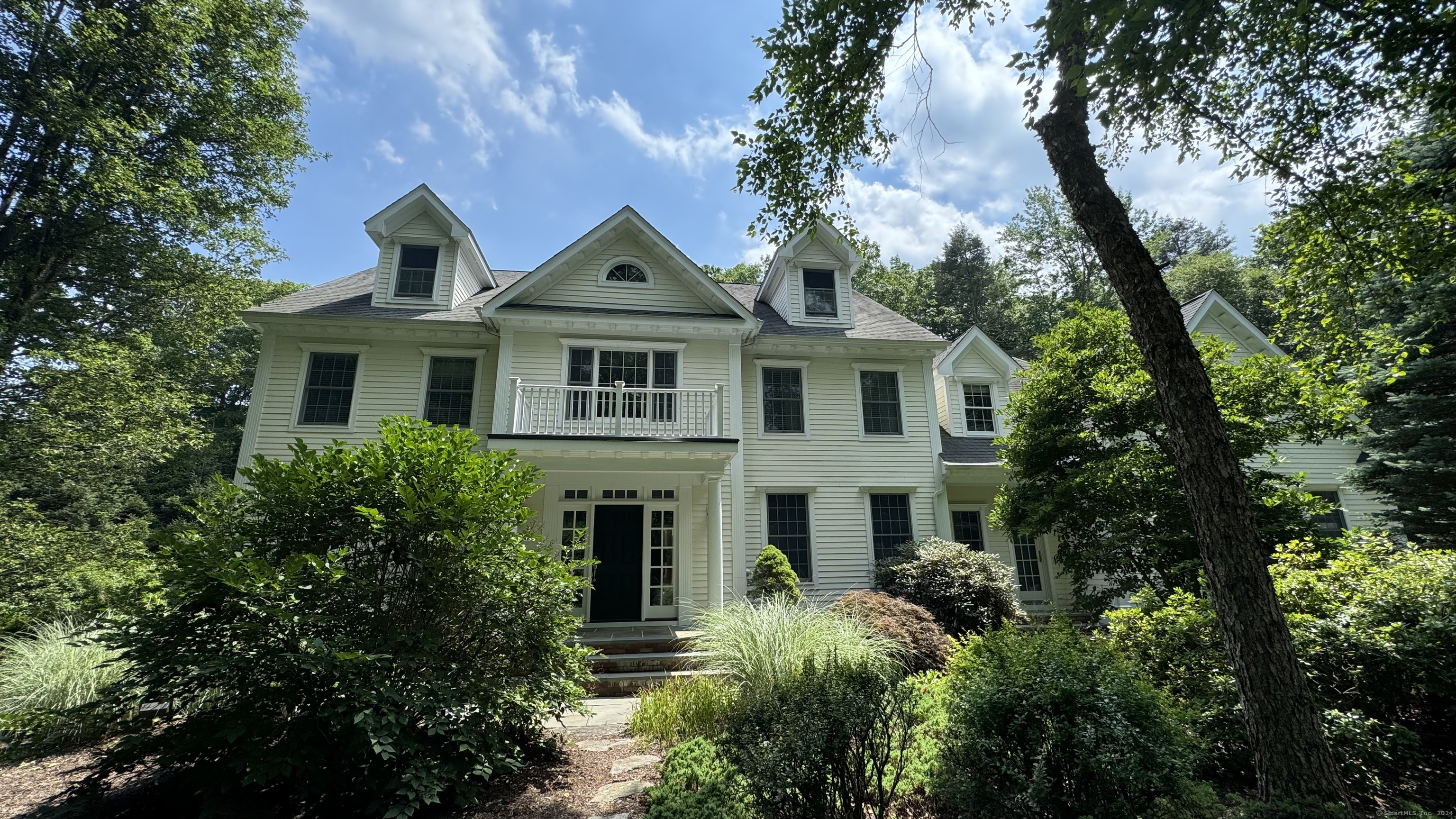 Property for Sale at 6 Zak Hill Drive, Woodbridge, Connecticut - Bedrooms: 4 
Bathrooms: 6 
Rooms: 10  - $1,699,000