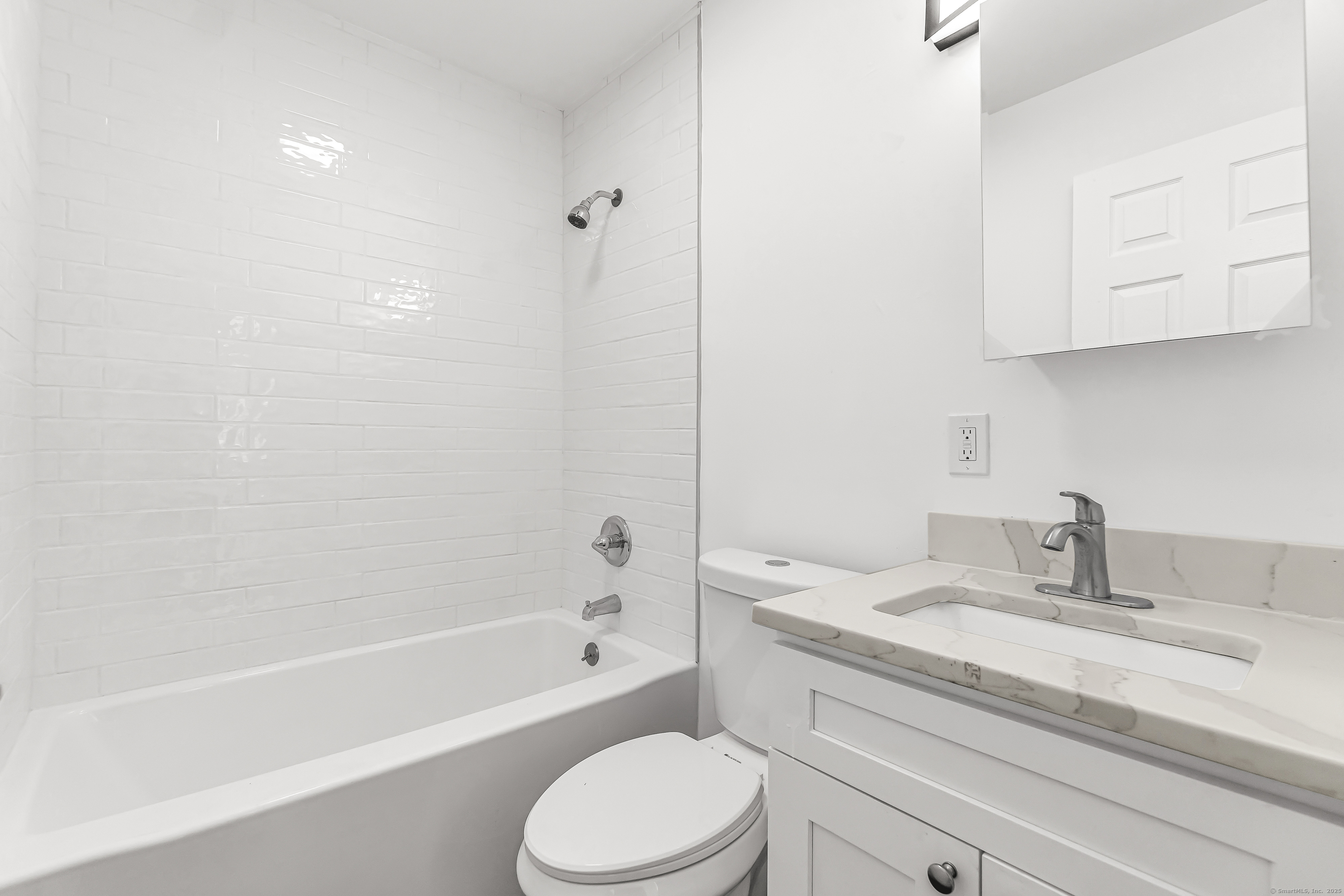 15 Crest Street #D27, West Haven, Connecticut image 14