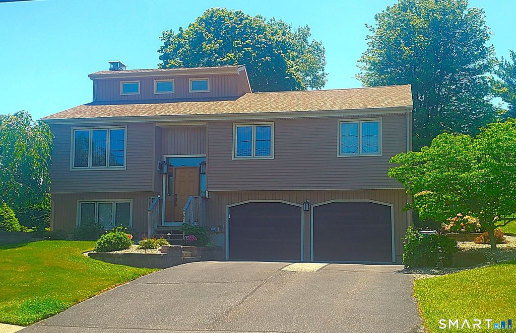Photo of 27 Evergreen Road, Cromwell, CT 06416 (MLS # 24183263)