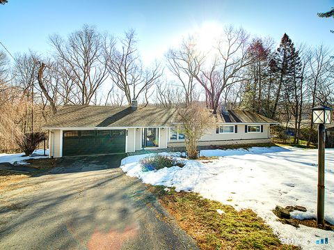 Homes For Sale - 136 Knoll Drive<br/> Hamden, CT 06518