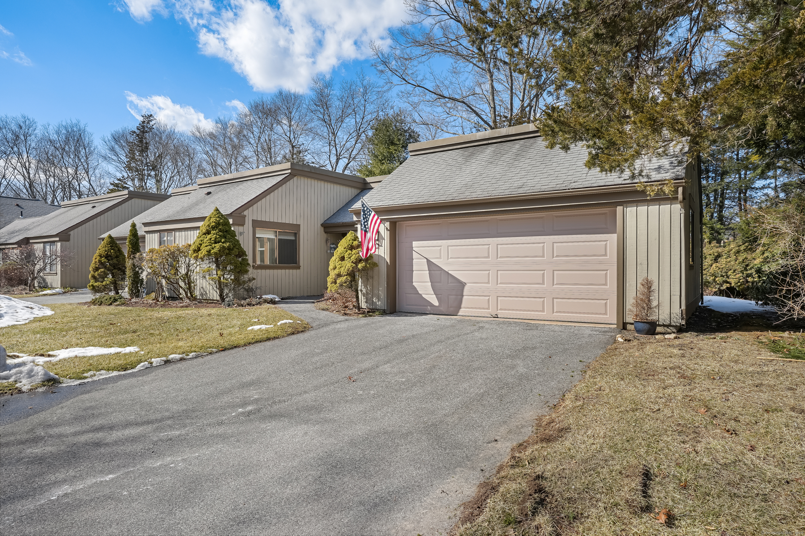 2 Heritage Crest #D, Southbury, Connecticut image 30