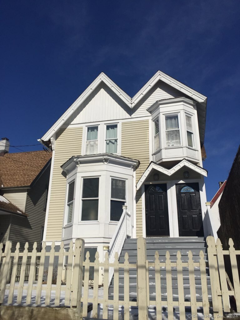 Property for Sale at Cottage Place, Bridgeport, Connecticut - Bedrooms: 4 
Bathrooms: 2 
Rooms: 10  - $365,000