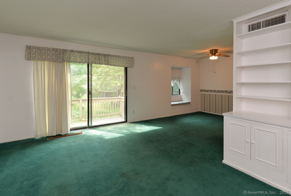 399 Heritage Village E