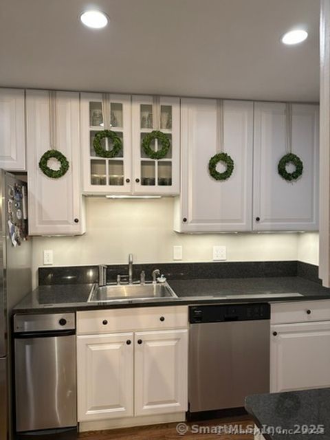 Tiny photo for 96 East Avenue #APT C, New Canaan, CT 06840 (MLS # 24133720)