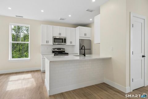 Multifamily For Rent - 220 East Road #A<br/> Meriden, CT 06450