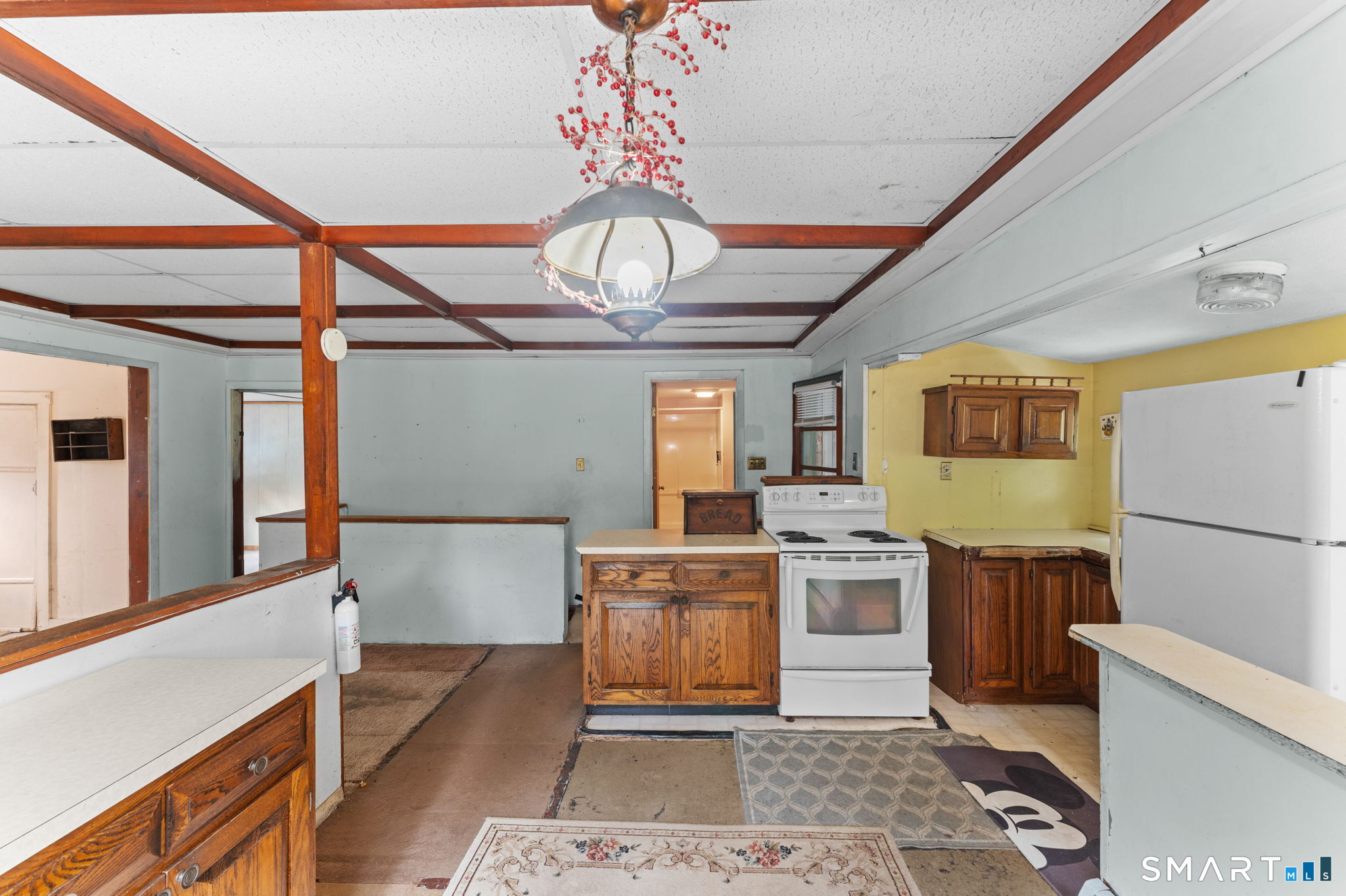 196 Lake Drive East