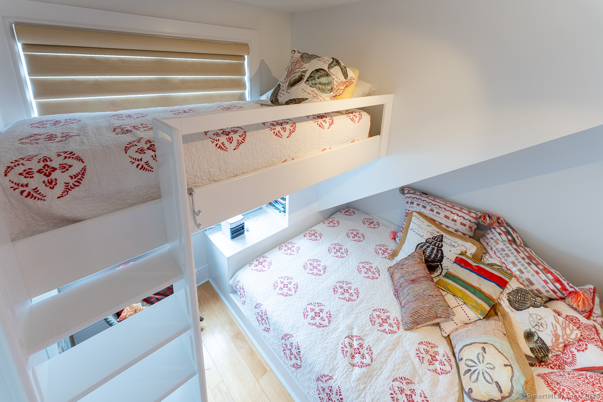 New London, Connecticut 06320, United States, 4 Bedrooms Bedrooms, ,4 BathroomsBathrooms,Residential,Active,179300