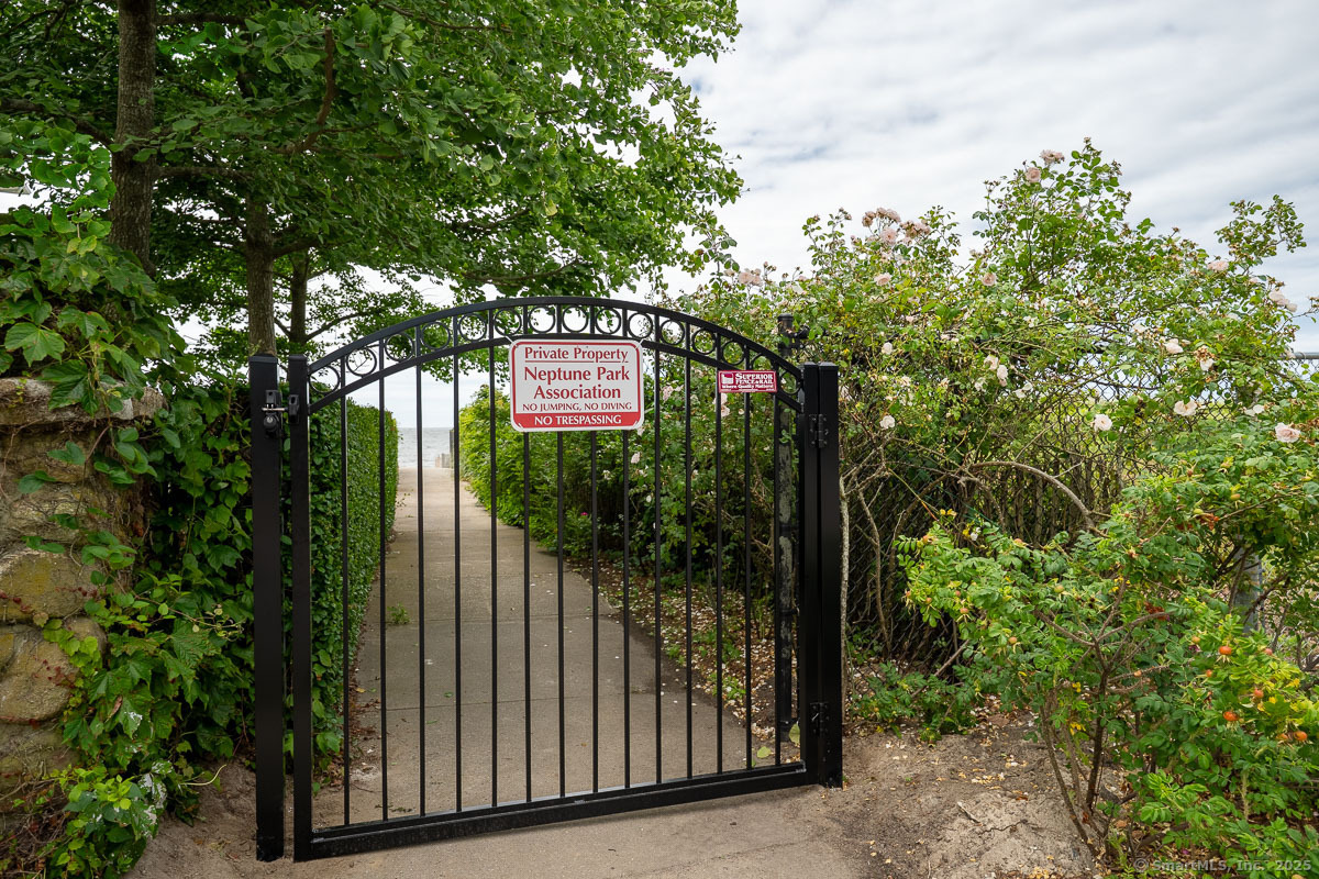 New London, Connecticut 06320, United States, 4 Bedrooms Bedrooms, ,4 BathroomsBathrooms,Residential,Active,179300