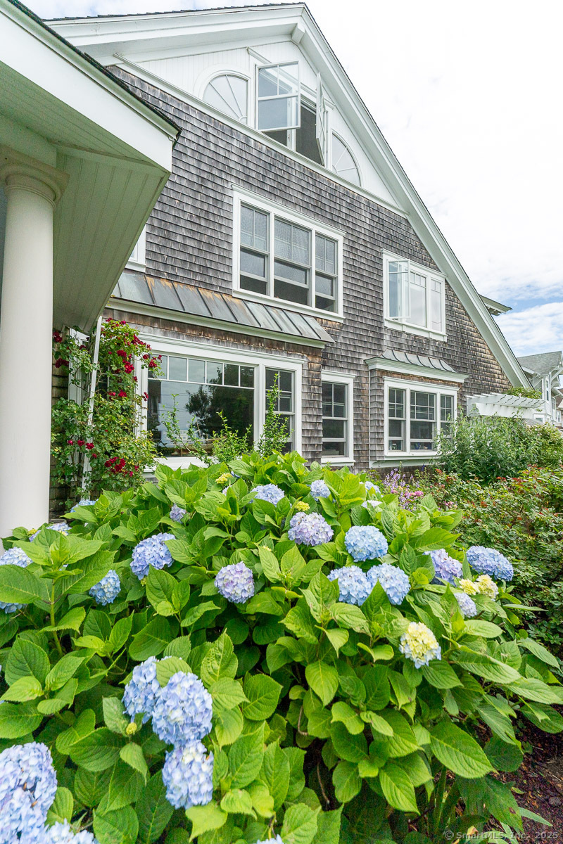 New London, Connecticut 06320, United States, 4 Bedrooms Bedrooms, ,4 BathroomsBathrooms,Residential,Active,179300