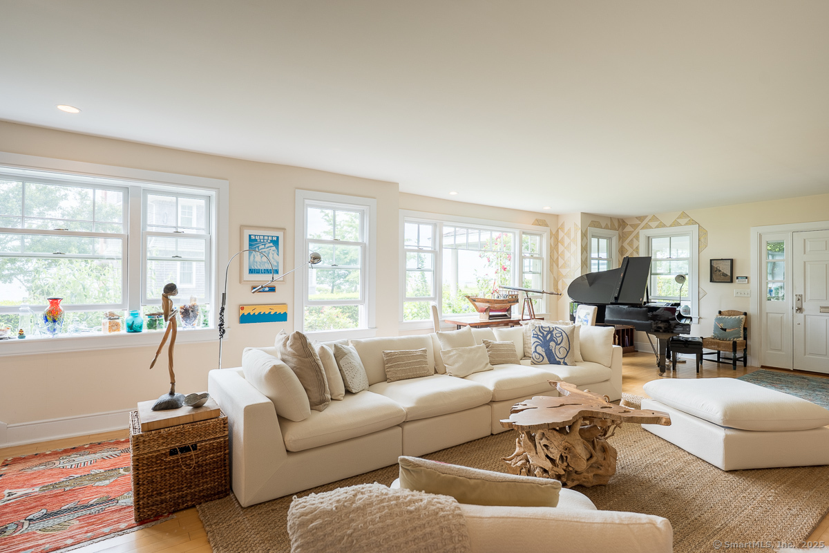 New London, Connecticut 06320, United States, 4 Bedrooms Bedrooms, ,4 BathroomsBathrooms,Residential,Active,179300