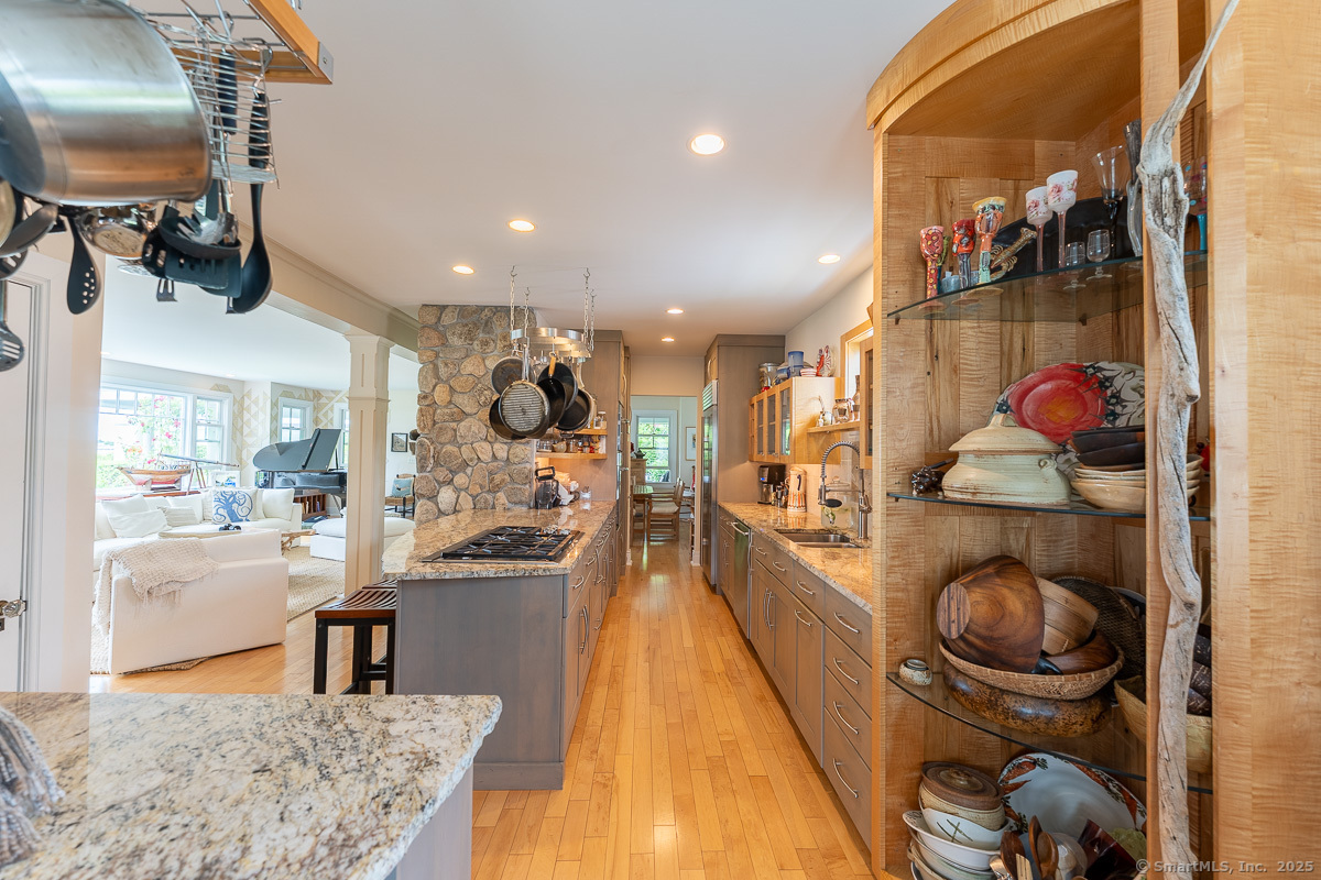 New London, Connecticut 06320, United States, 4 Bedrooms Bedrooms, ,4 BathroomsBathrooms,Residential,Active,179300