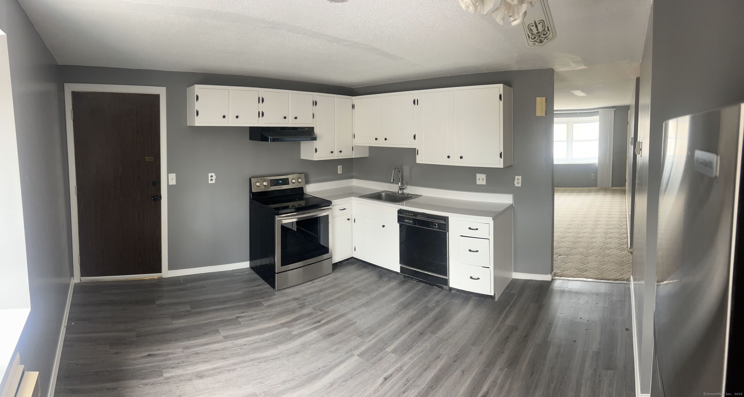 Rental Property at Tudor Street 2-L, Waterbury, Connecticut - Bedrooms: 2 
Bathrooms: 1 
Rooms: 4  - $1,450 MO.