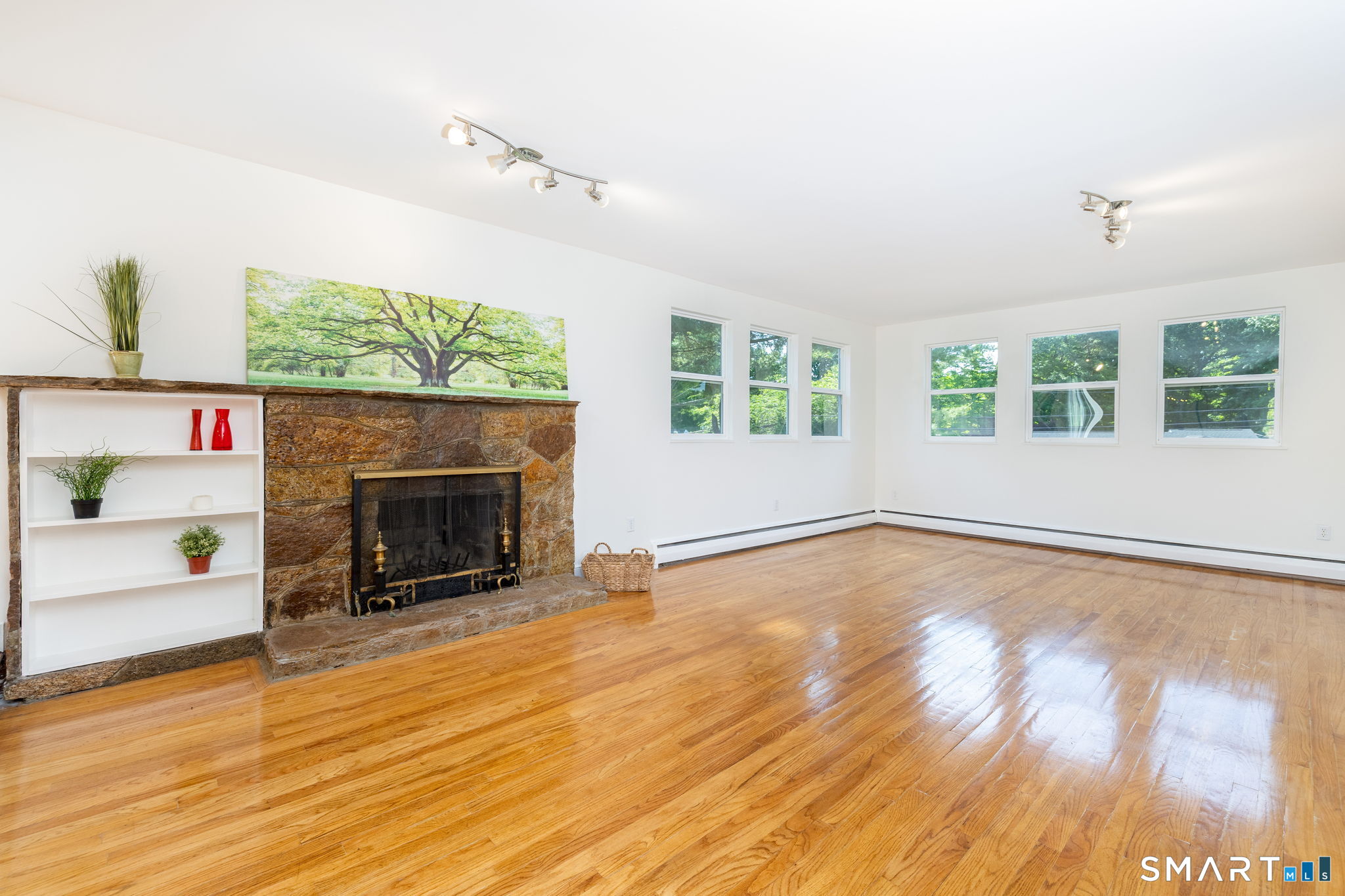 2 Barn Hill Road