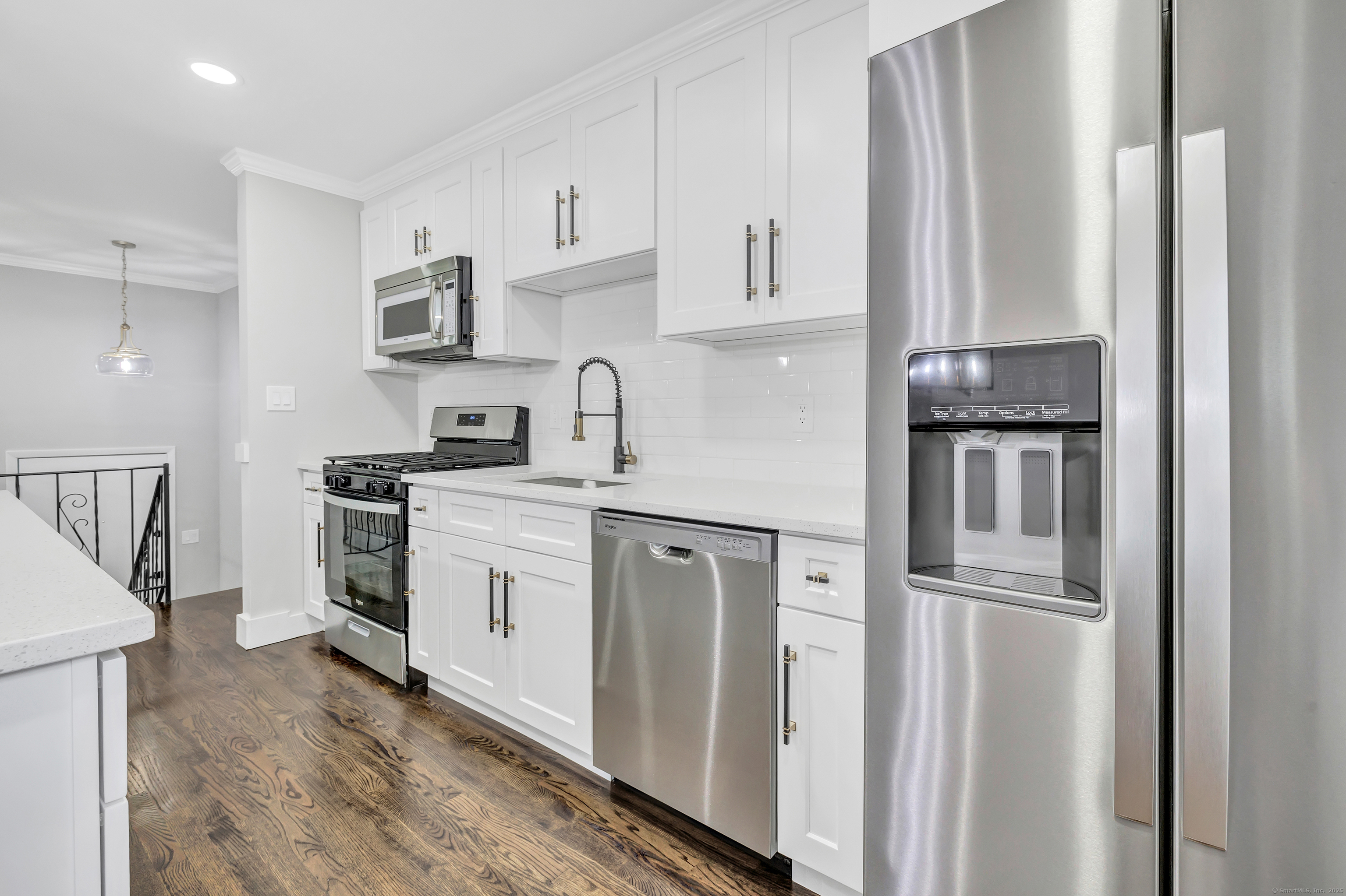 73 Dest Drive, Hamden, Connecticut image 9