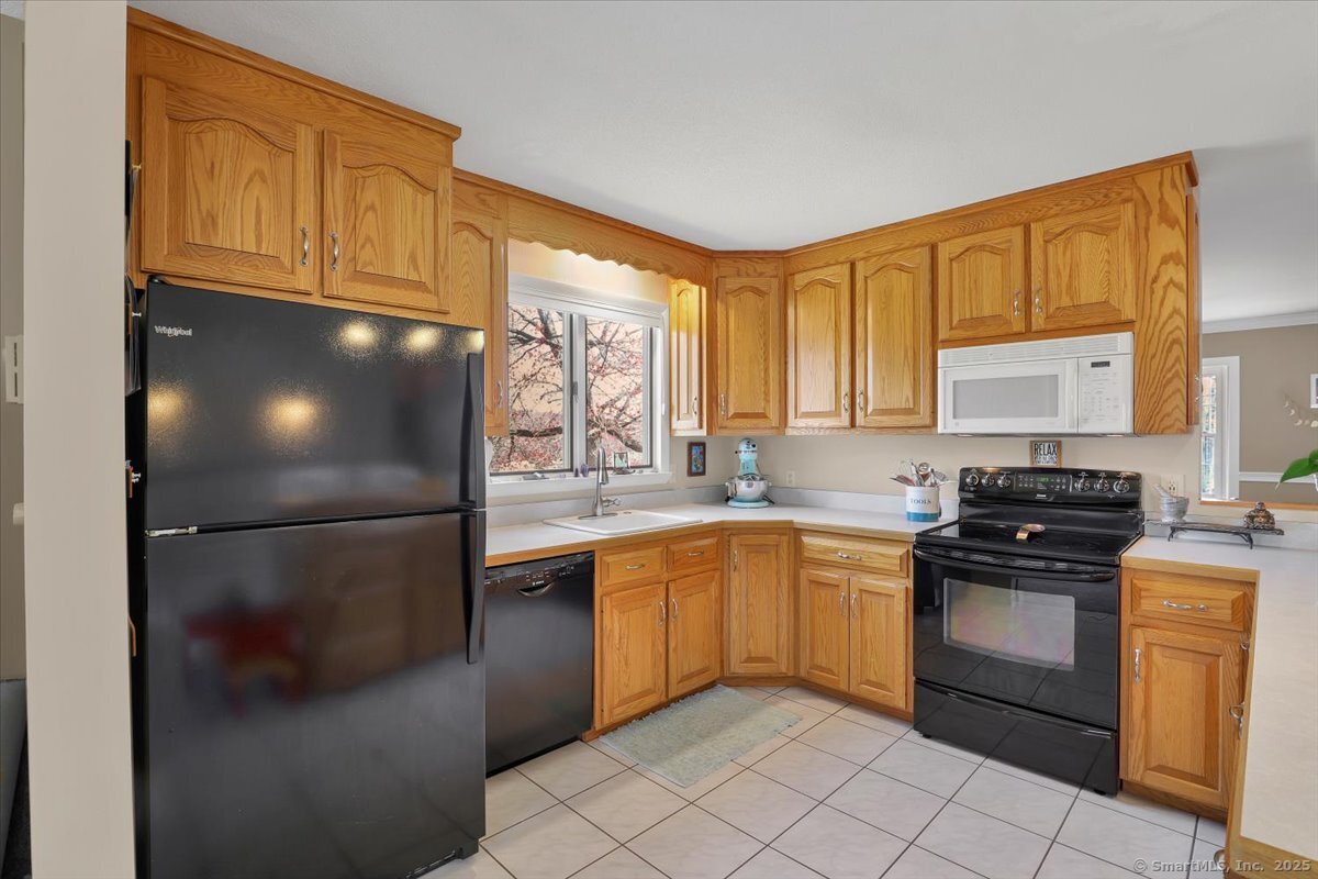 29 Maxine Road, Plainville, Connecticut image 7
