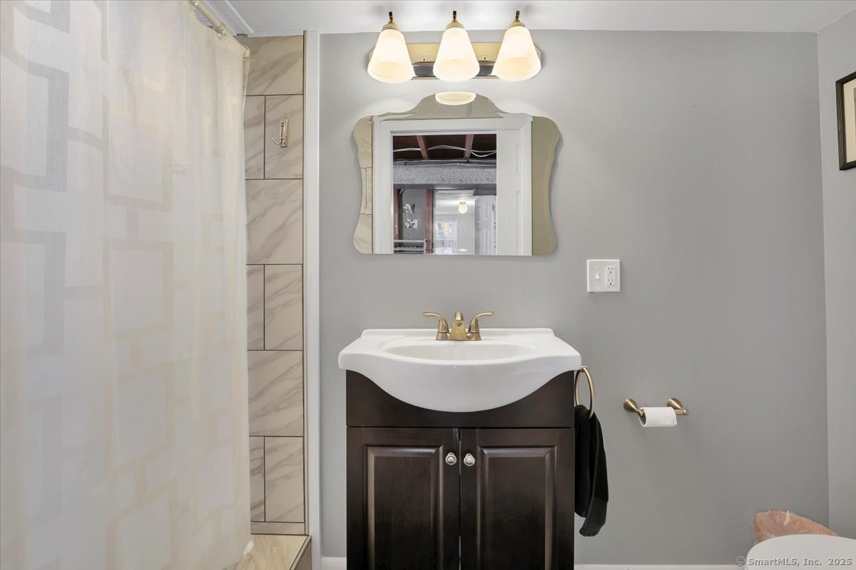 29 Maxine Road, Plainville, Connecticut image 17