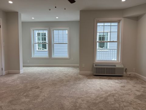 Tiny photo for 1085 Whalley Avenue #6, New Haven, CT 06515 (MLS # 24143083)