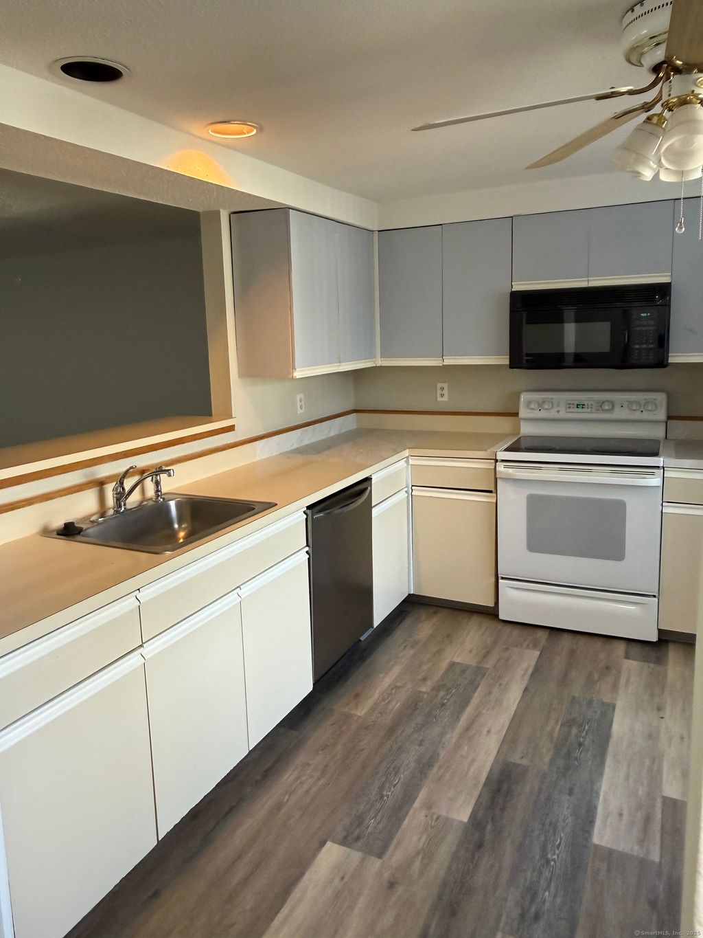 Photo of 31 Valley Run Drive #31, Cromwell, CT 06416 (MLS # 24128672)