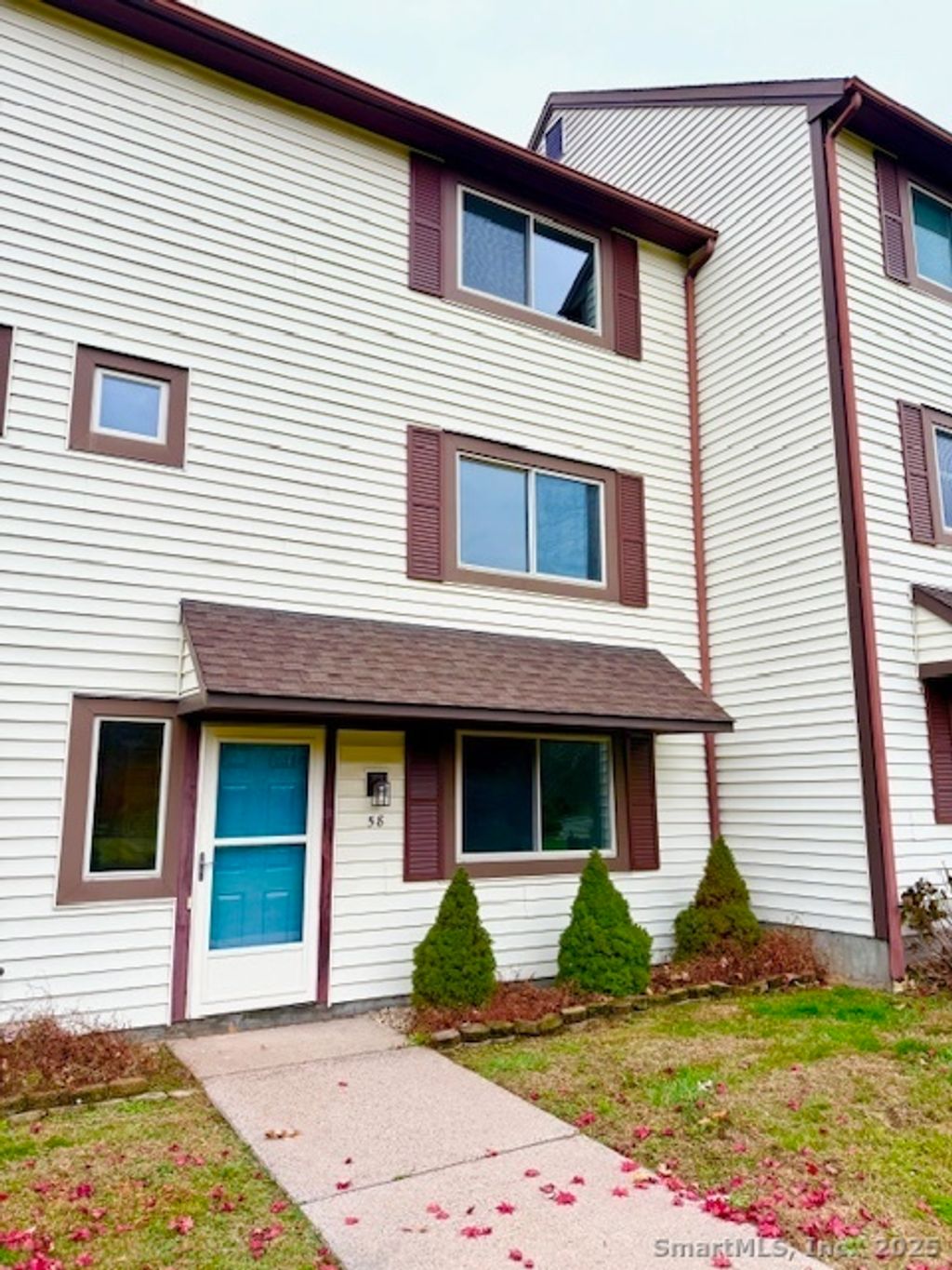 Photo of 58 Blackhaw Drive #58, Cromwell, CT 06416 (MLS # 24141844)