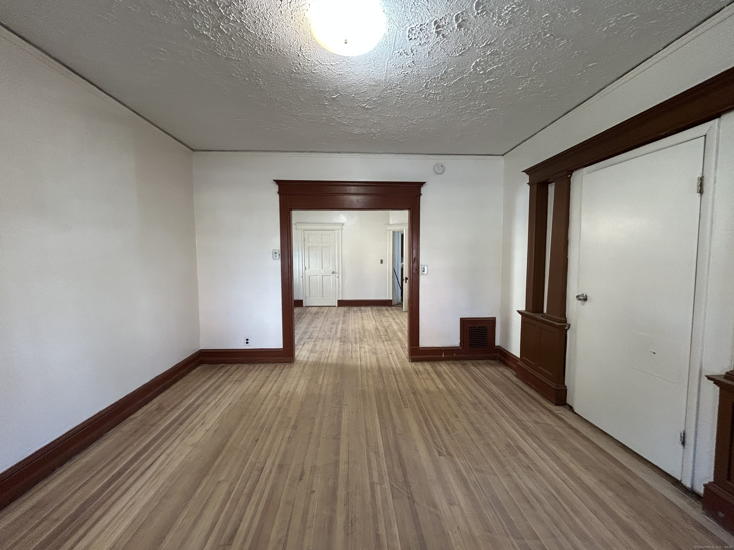 Hartford, Connecticut 06154, United States, 2 Bedrooms Bedrooms, ,1 BathroomBathrooms,Residential,Active,214399