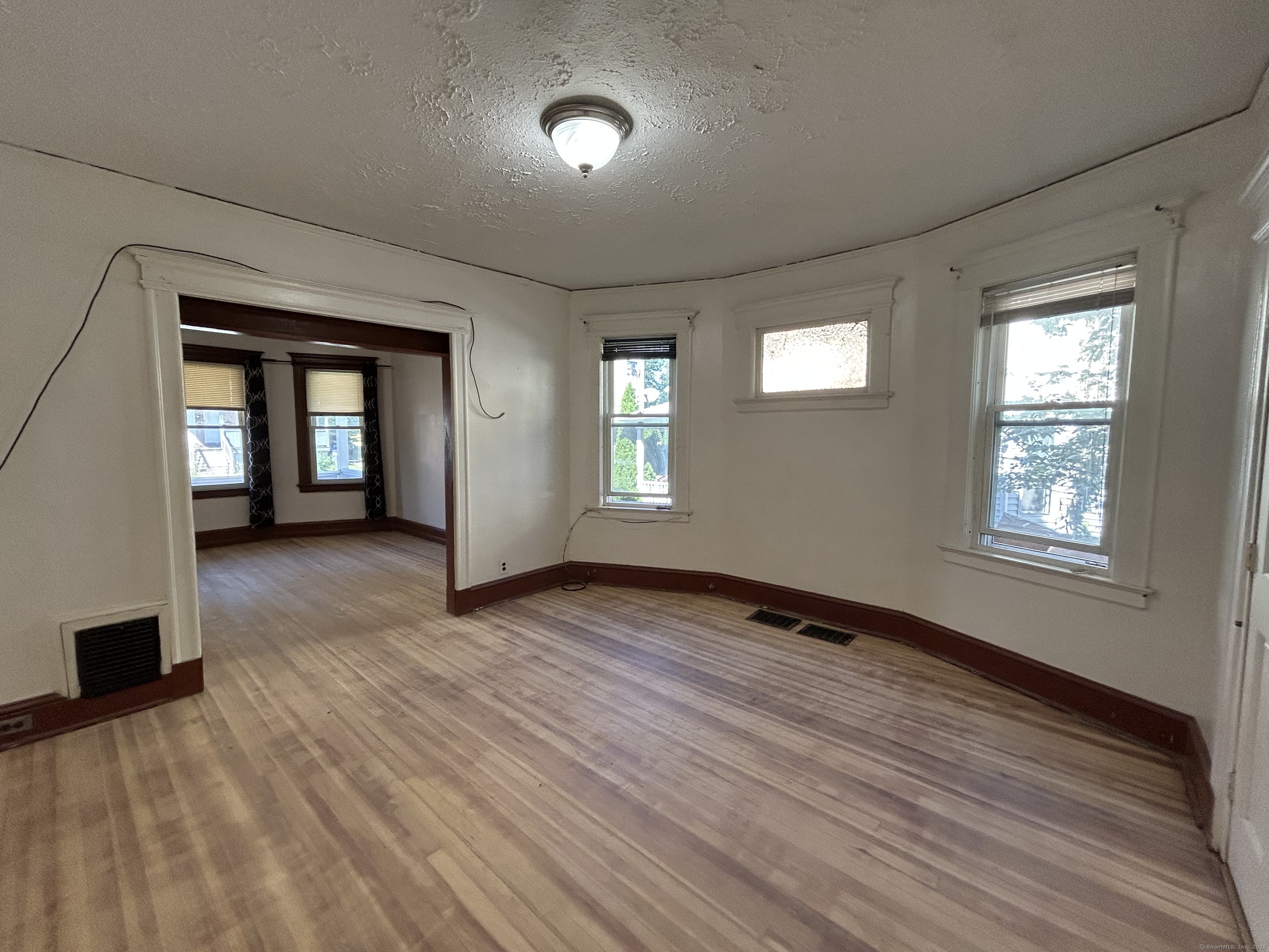 Hartford, Connecticut 06154, United States, 2 Bedrooms Bedrooms, ,1 BathroomBathrooms,Residential,Active,214399