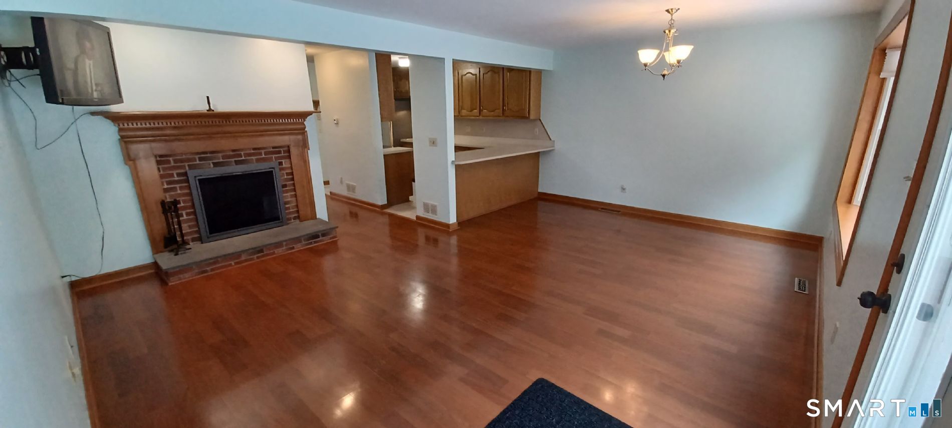 1325 Farmington Avenue 52