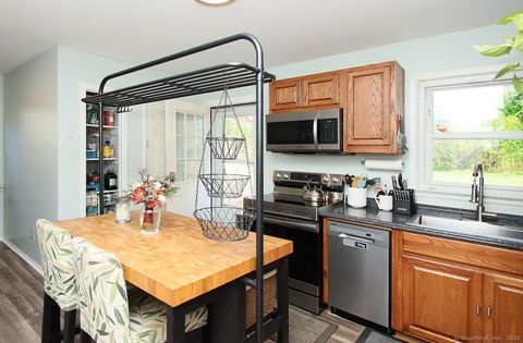 Tiny photo for 7 Robin Street, Waterford, CT 06385 (MLS # 24134889)