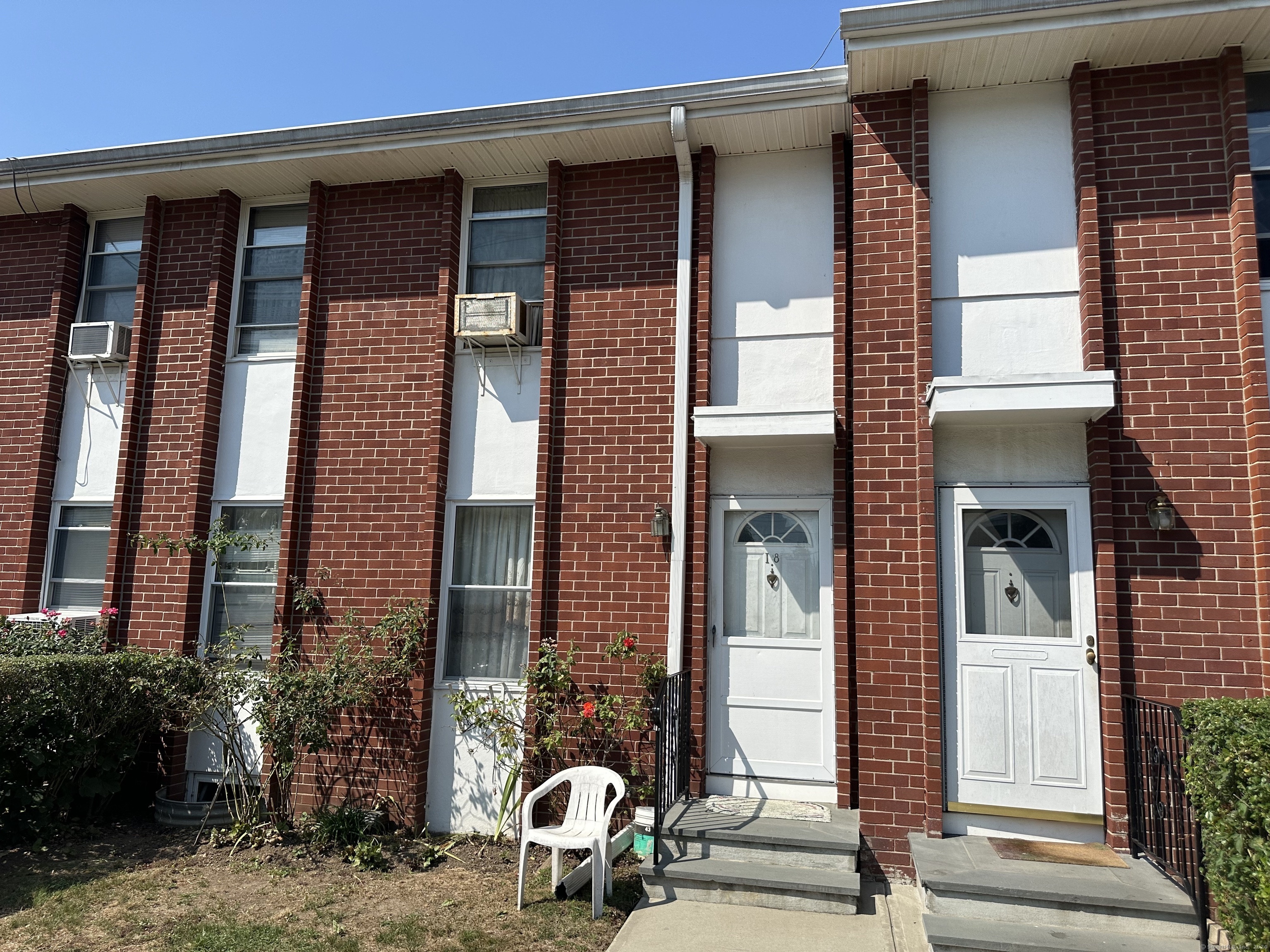 15 Madison Street Apt I8, Norwalk, Connecticut - 3 Bedrooms  
1 Bathrooms  
6 Rooms - 