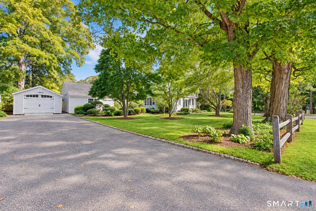 Photo of 2 Pomperaug Road, Woodbury, CT 06798 (MLS # 24209527)