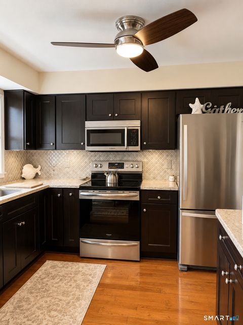 Tiny photo for 18 Founders Village #18, Clinton, CT 06413 (MLS # 24175114)