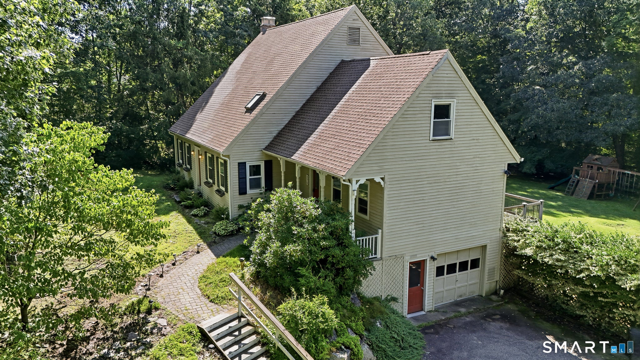 275 Norwich Avenue