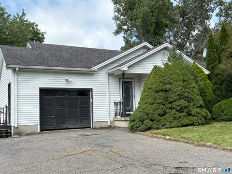 Photo of 17 Fox Run, Torrington, CT 06790 (MLS # 24204181)