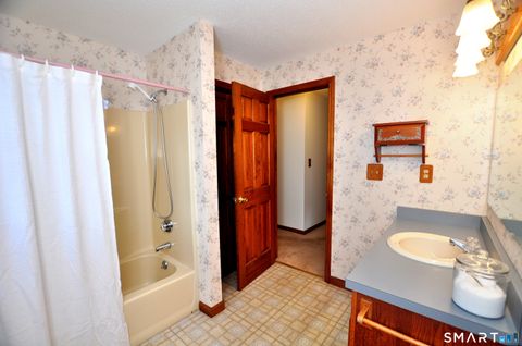 Tiny photo for 204 Oldefield Farms Road #204, Enfield, CT 06082 (MLS # 24167902)