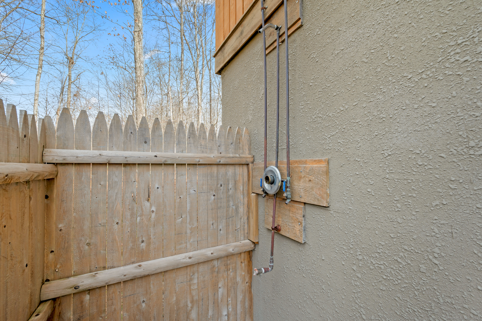 Andover, Connecticut 06232, United States, 2 Bedrooms Bedrooms, ,1 BathroomBathrooms,Residential,Pending,247080