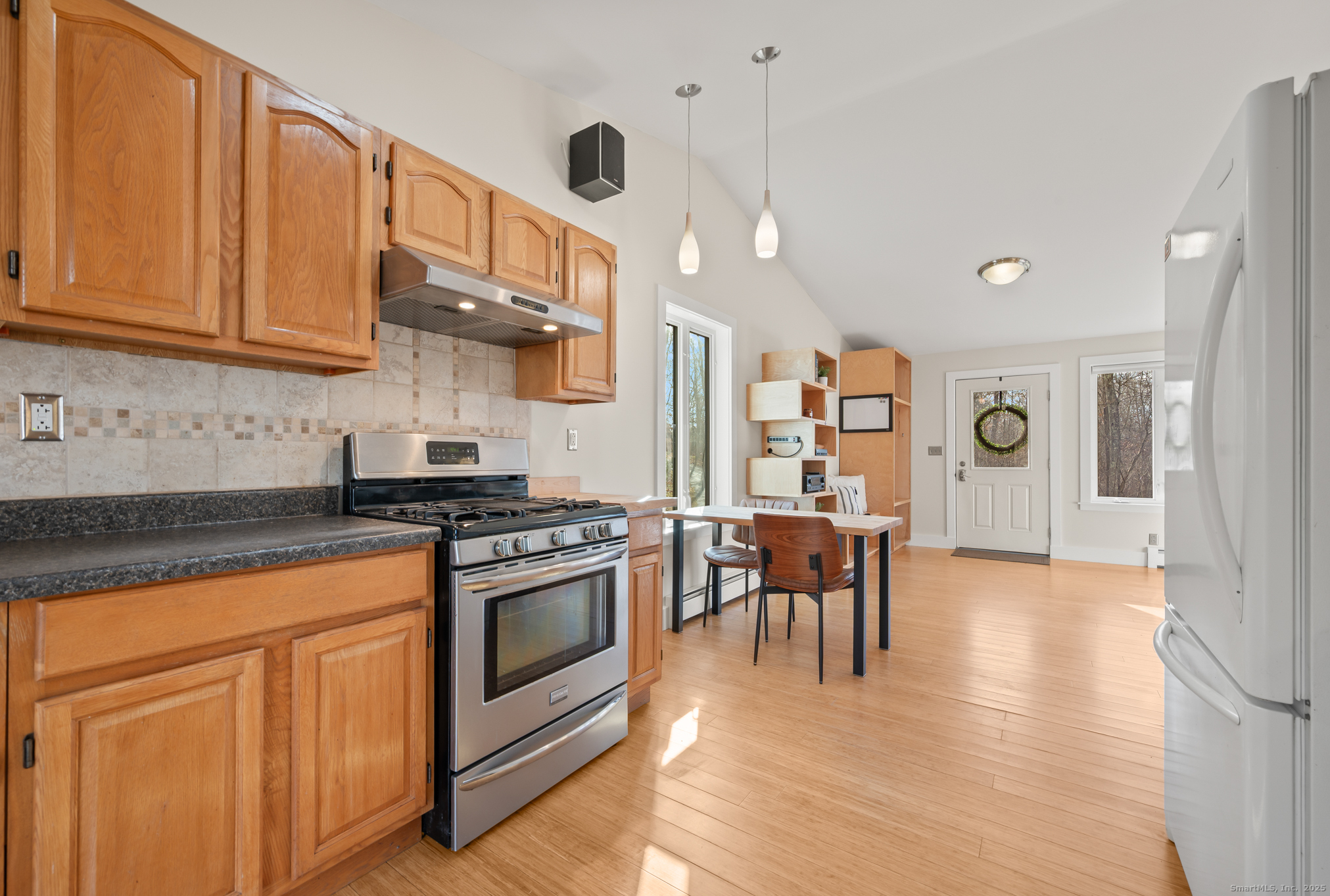 Andover, Connecticut 06232, United States, 2 Bedrooms Bedrooms, ,1 BathroomBathrooms,Residential,Pending,247080