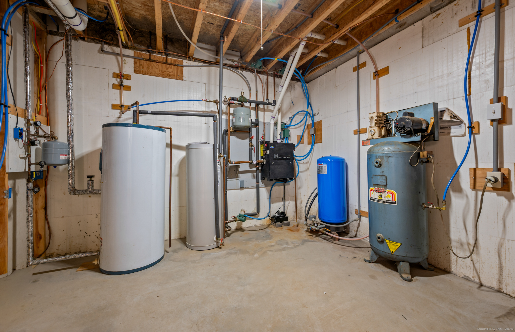 Andover, Connecticut 06232, United States, 2 Bedrooms Bedrooms, ,1 BathroomBathrooms,Residential,Pending,247080