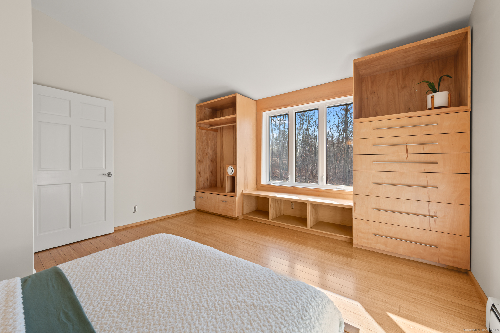 Andover, Connecticut 06232, United States, 2 Bedrooms Bedrooms, ,1 BathroomBathrooms,Residential,Pending,247080