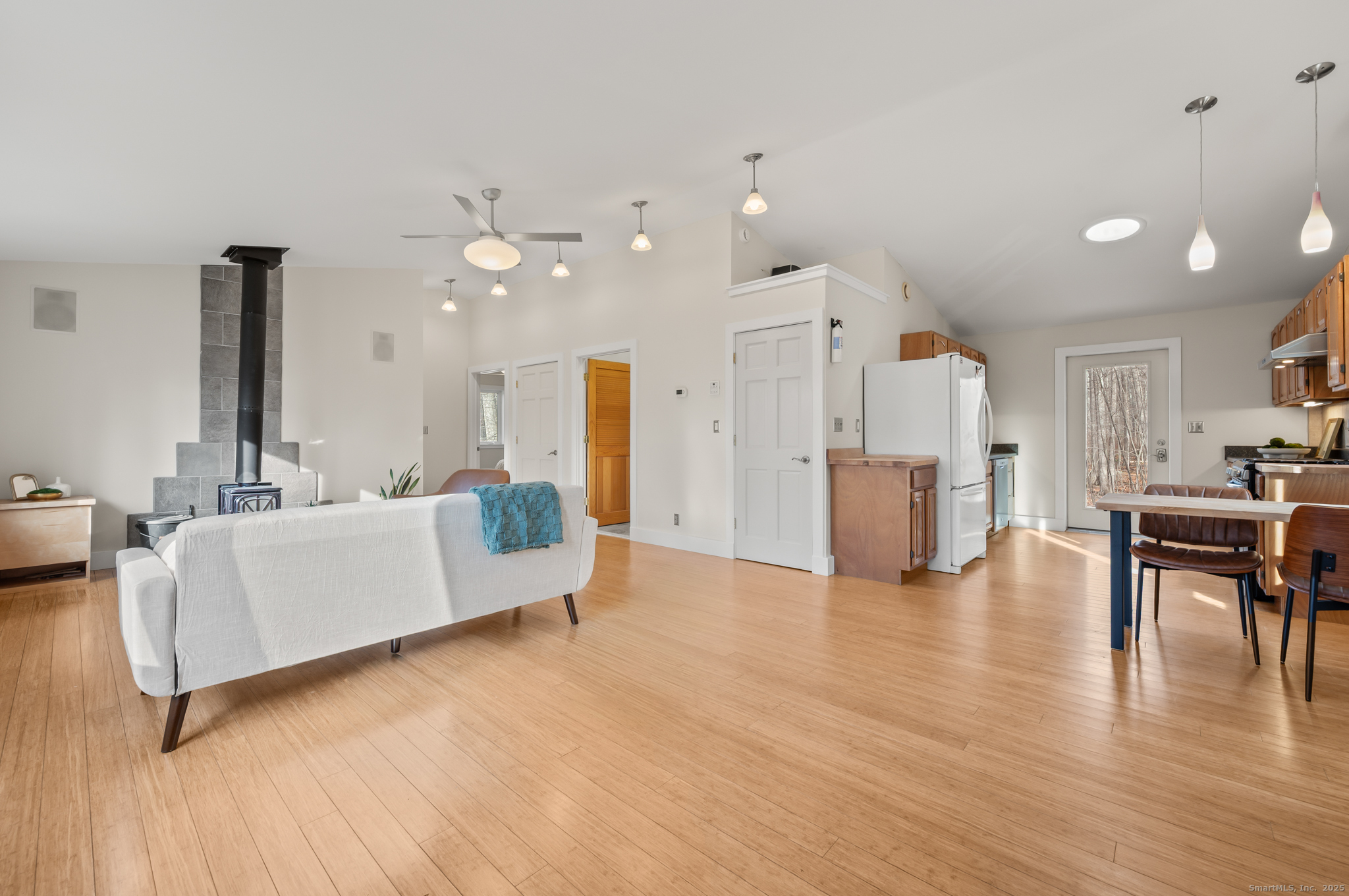 Andover, Connecticut 06232, United States, 2 Bedrooms Bedrooms, ,1 BathroomBathrooms,Residential,Pending,247080