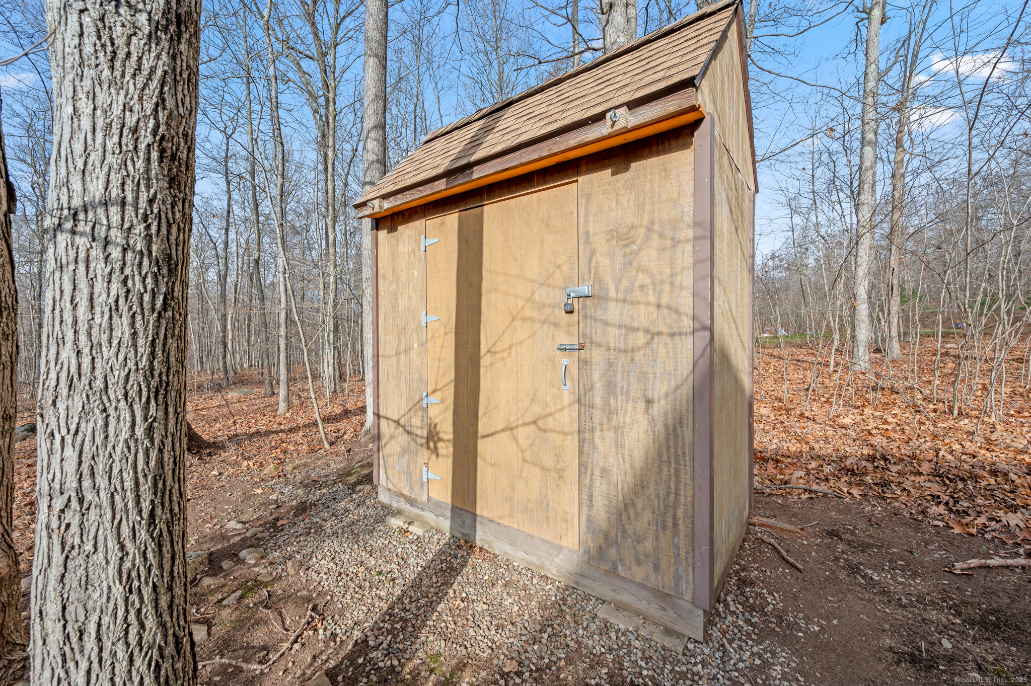 Andover, Connecticut 06232, United States, 2 Bedrooms Bedrooms, ,1 BathroomBathrooms,Residential,Pending,247080