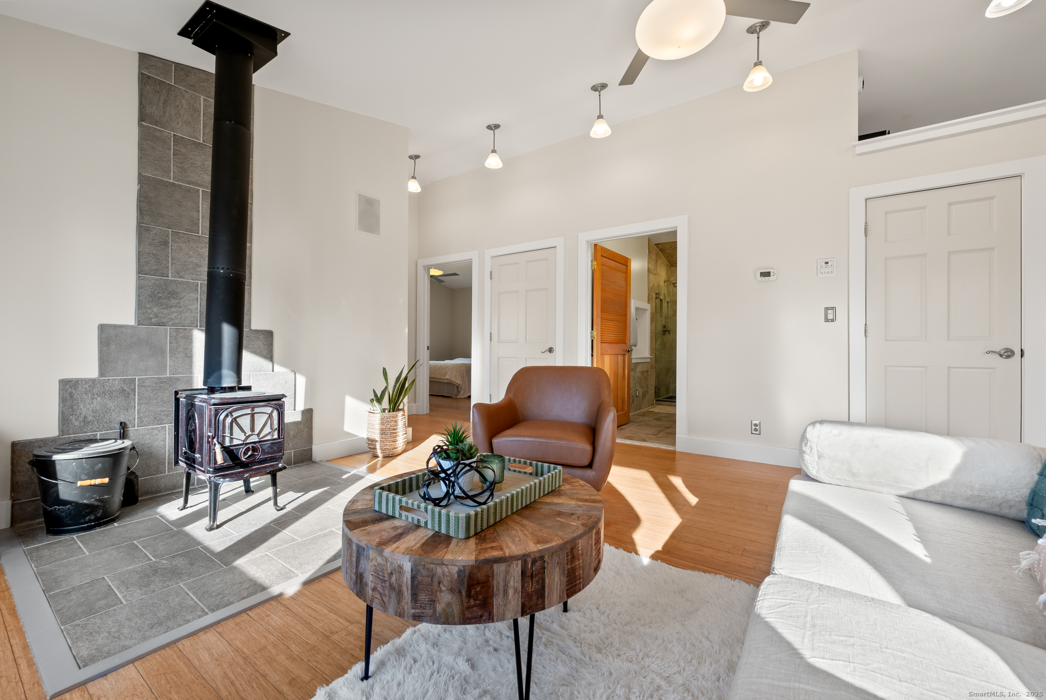 Andover, Connecticut 06232, United States, 2 Bedrooms Bedrooms, ,1 BathroomBathrooms,Residential,Pending,247080