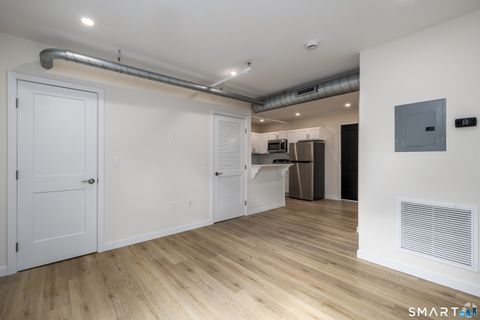 Tiny photo for 584 Main Street #I, Middletown, CT 06457 (MLS # 24170560)